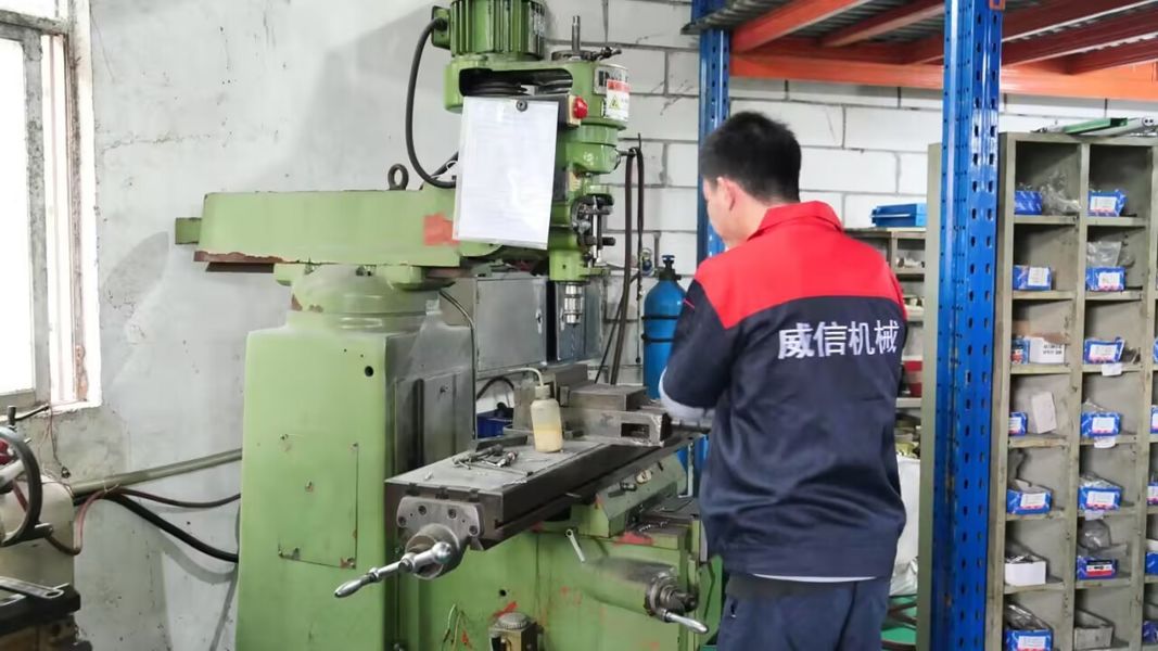Shenzhen Weixin Plastic Machinery Factory